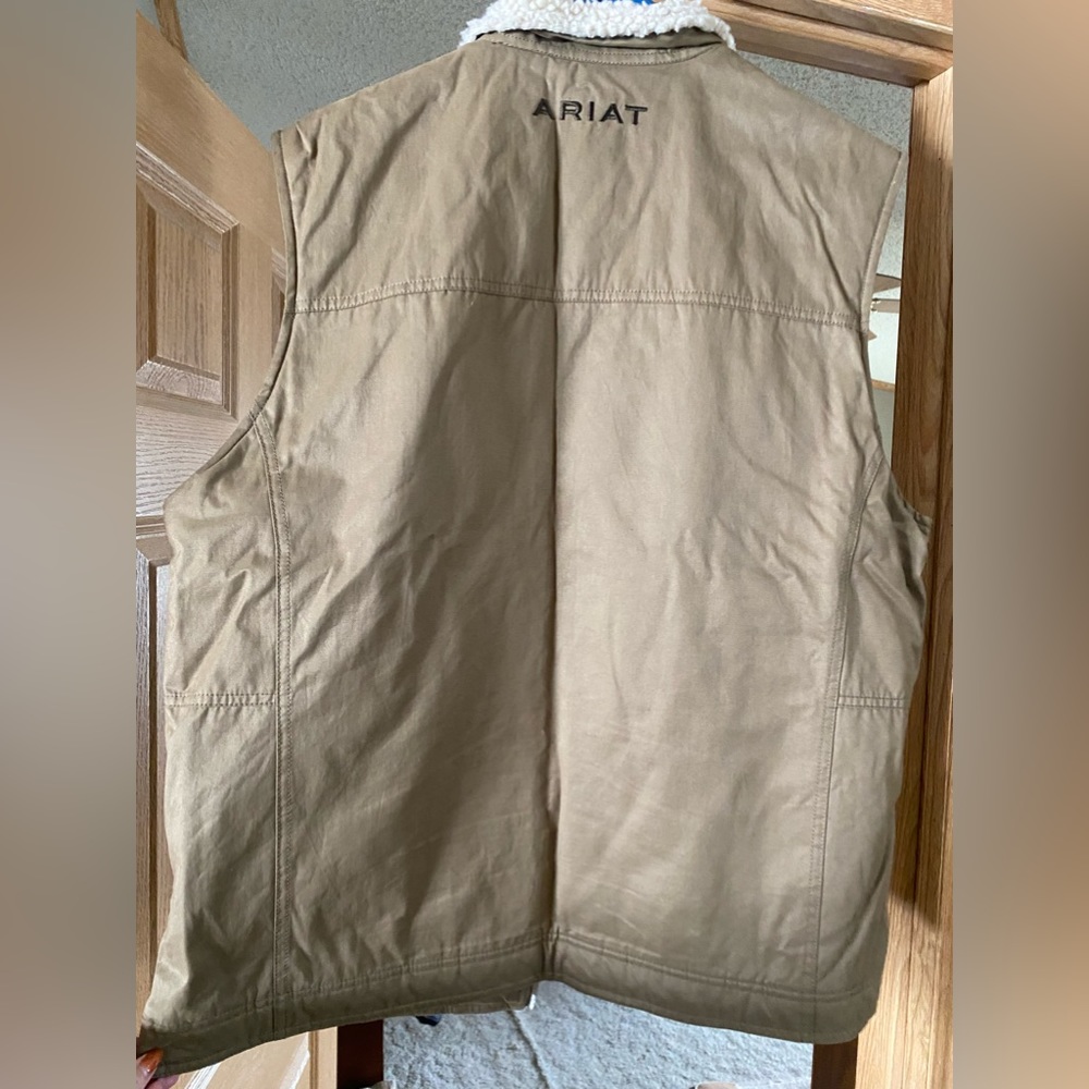 Ariat brown vest with Sherpa collar